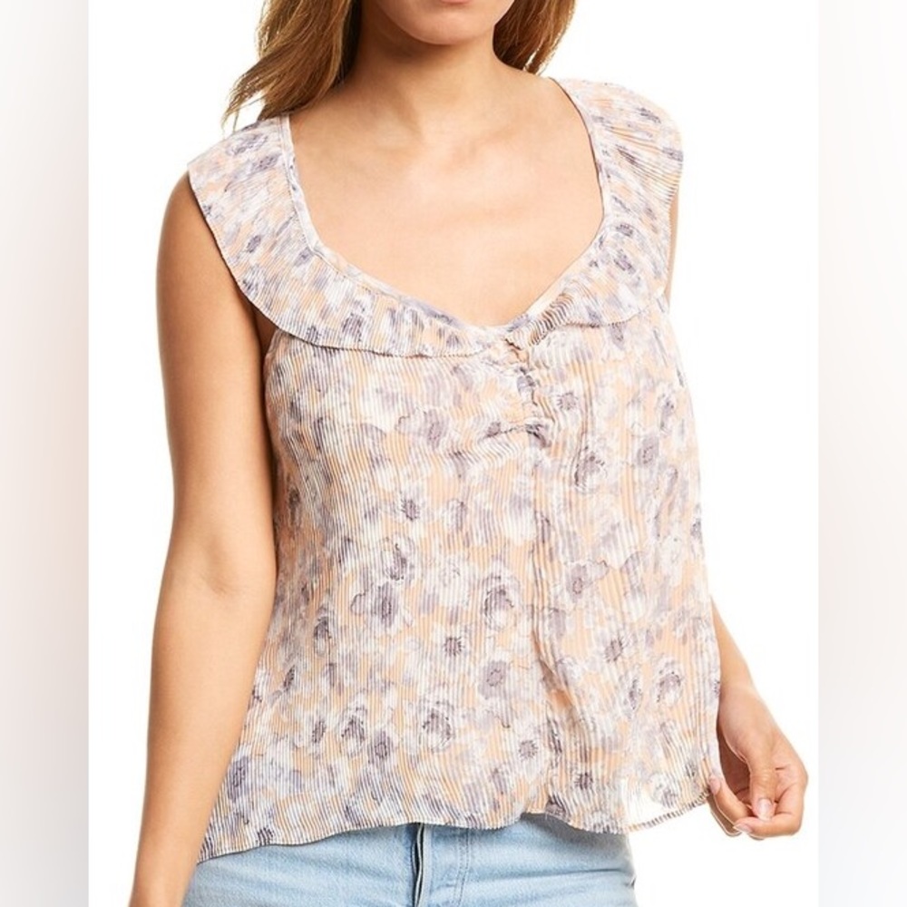 ASTR the Label Ruffle Plisse Trapeze Top. Size S. NWT
